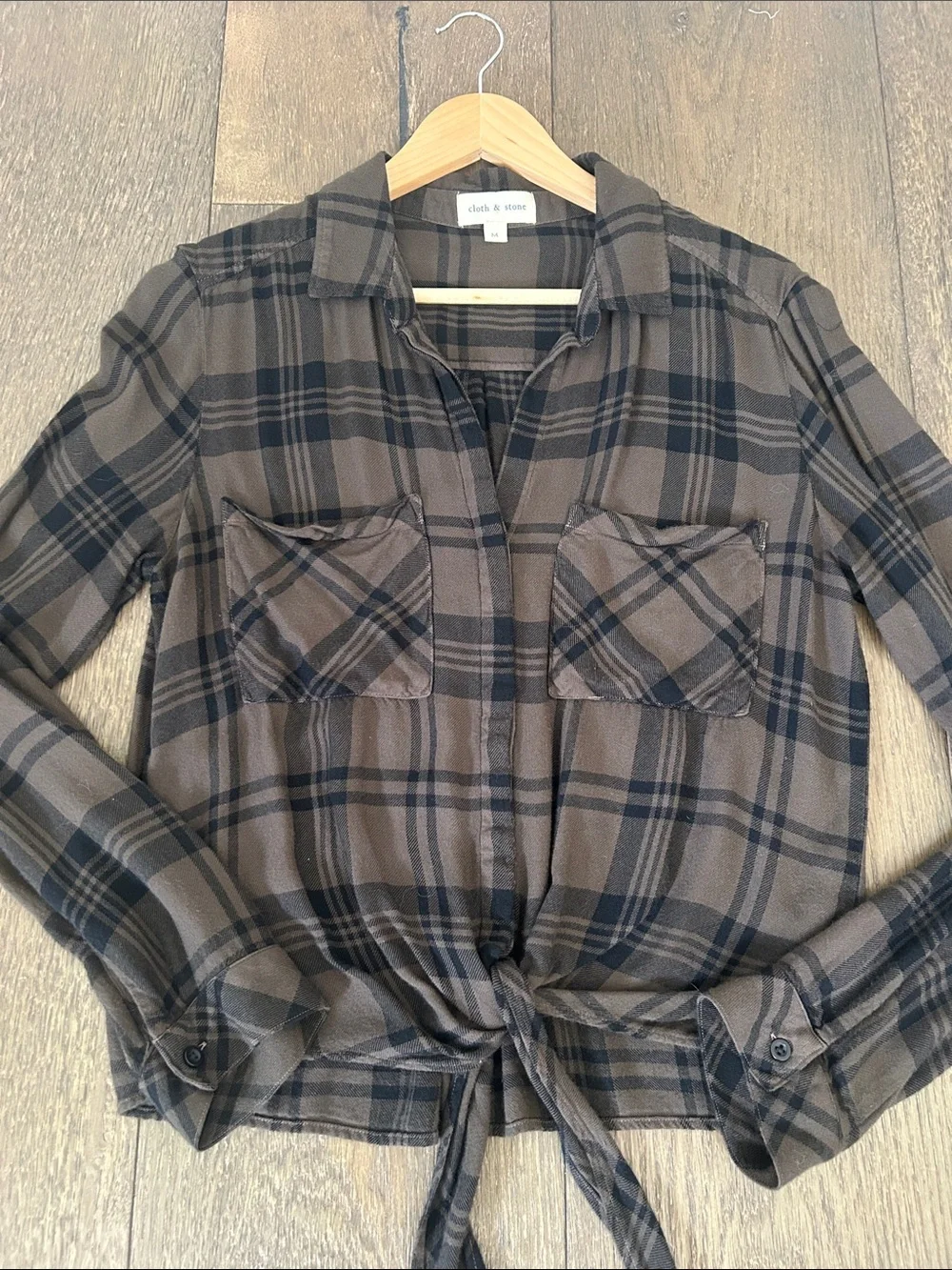 Cloth & Stone Green and Black Plaid Tie-Front Button Shirt - Picture 4 of 9